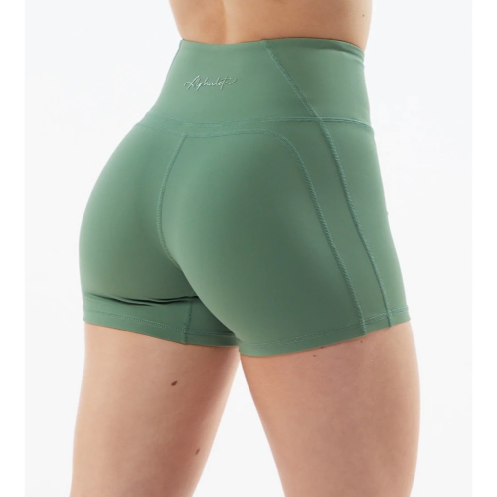 Alphalete Pulse Surge Short - Luxury Green